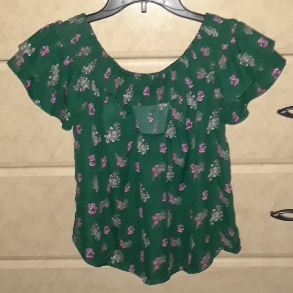 Off-shoulder top - Picture 2 of 4